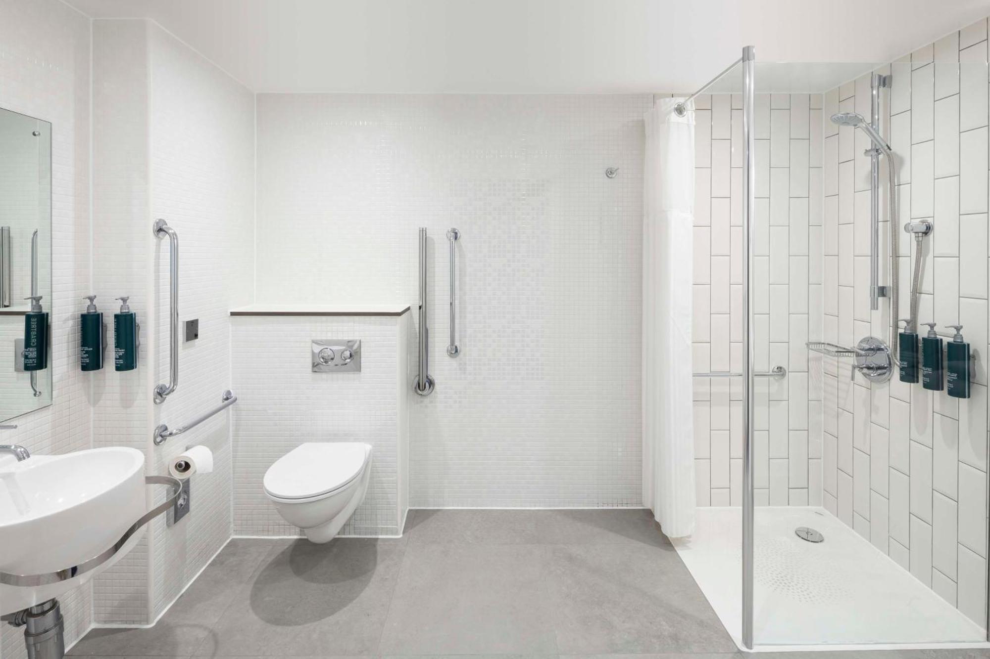 Doubletree By Hilton Manchester Piccadilly Exteriör bild
