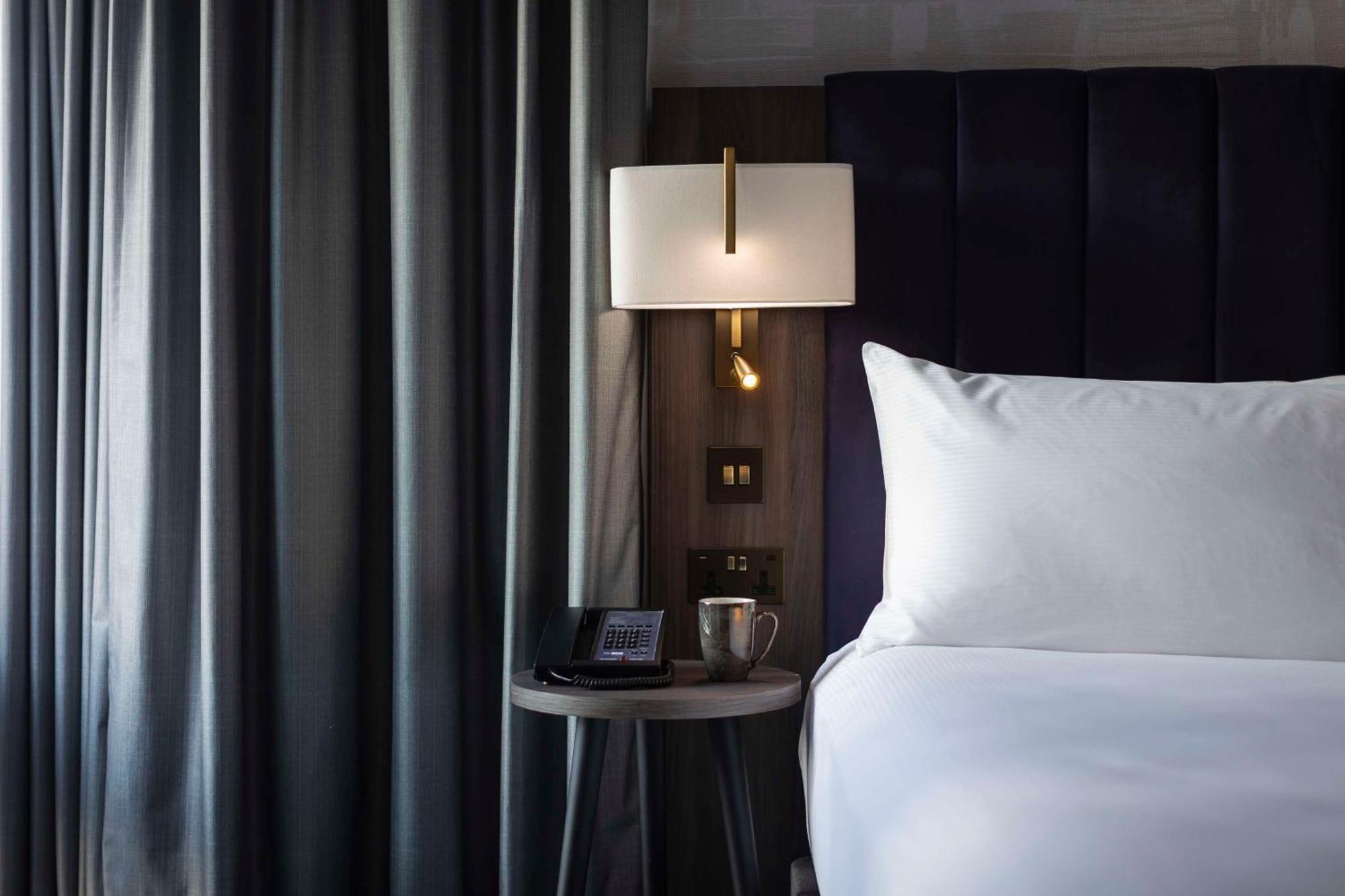 Doubletree By Hilton Manchester Piccadilly Exteriör bild