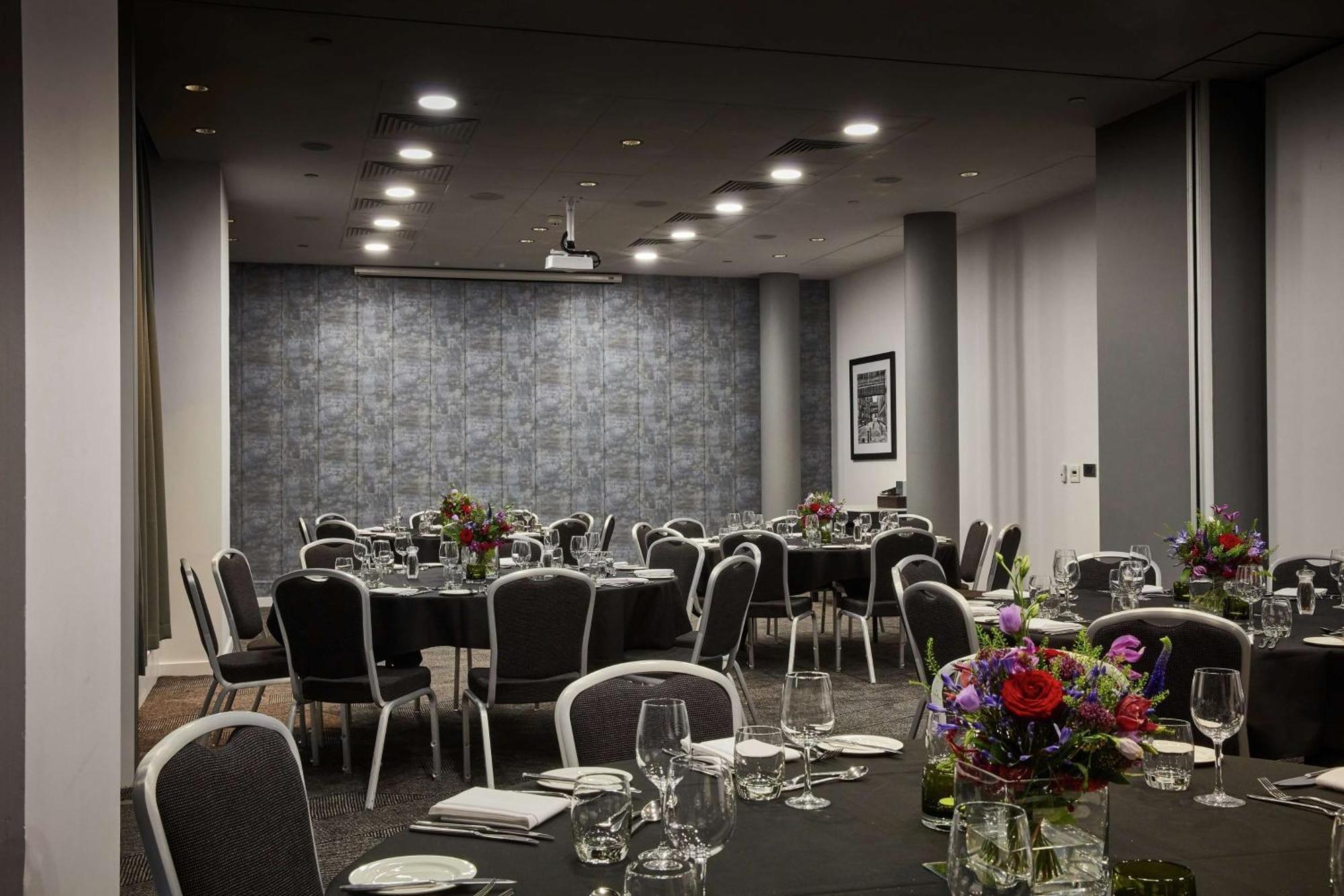 Doubletree By Hilton Manchester Piccadilly Exteriör bild