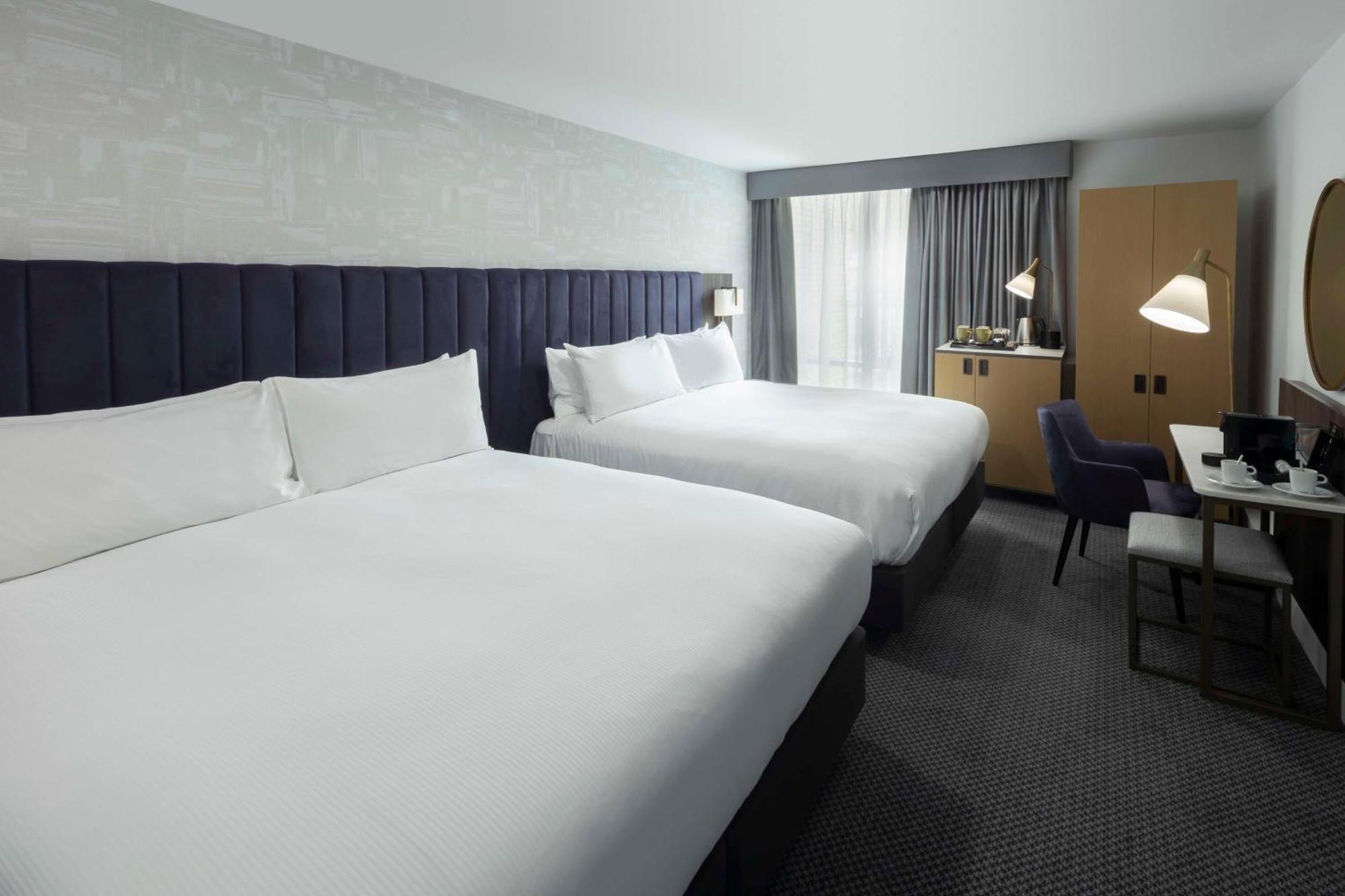 Doubletree By Hilton Manchester Piccadilly Exteriör bild