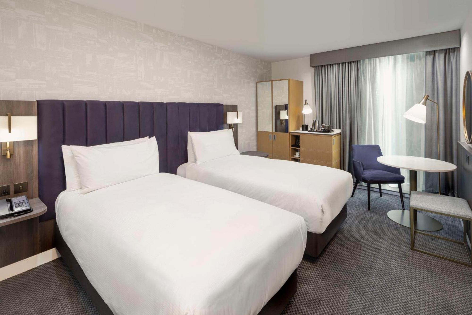 Doubletree By Hilton Manchester Piccadilly Exteriör bild